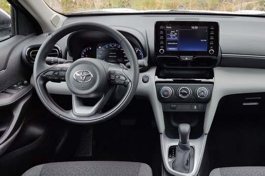 טויוטה יאריס קרוס 